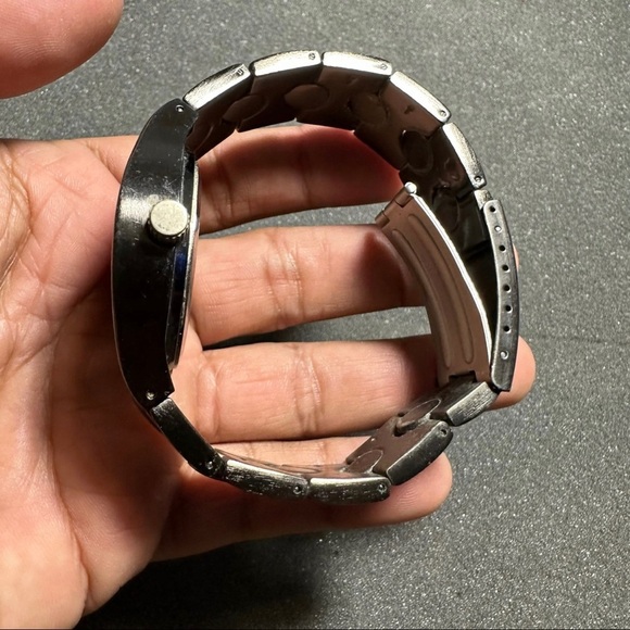 Mens quartz fashion watch round gun metal/black working with new battery - Picture 5 of 9